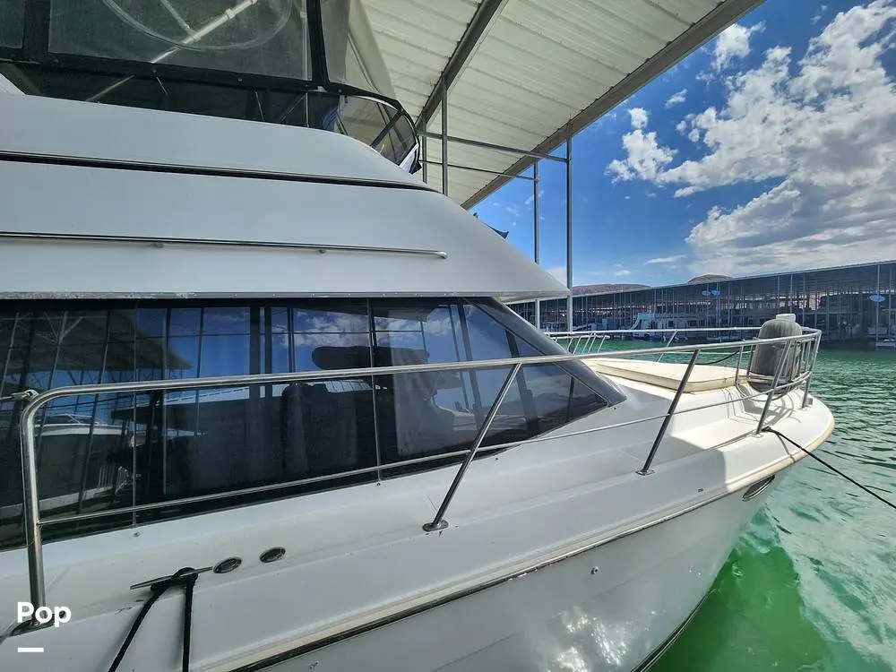 2000 Carver 404 cockpit motor yacht