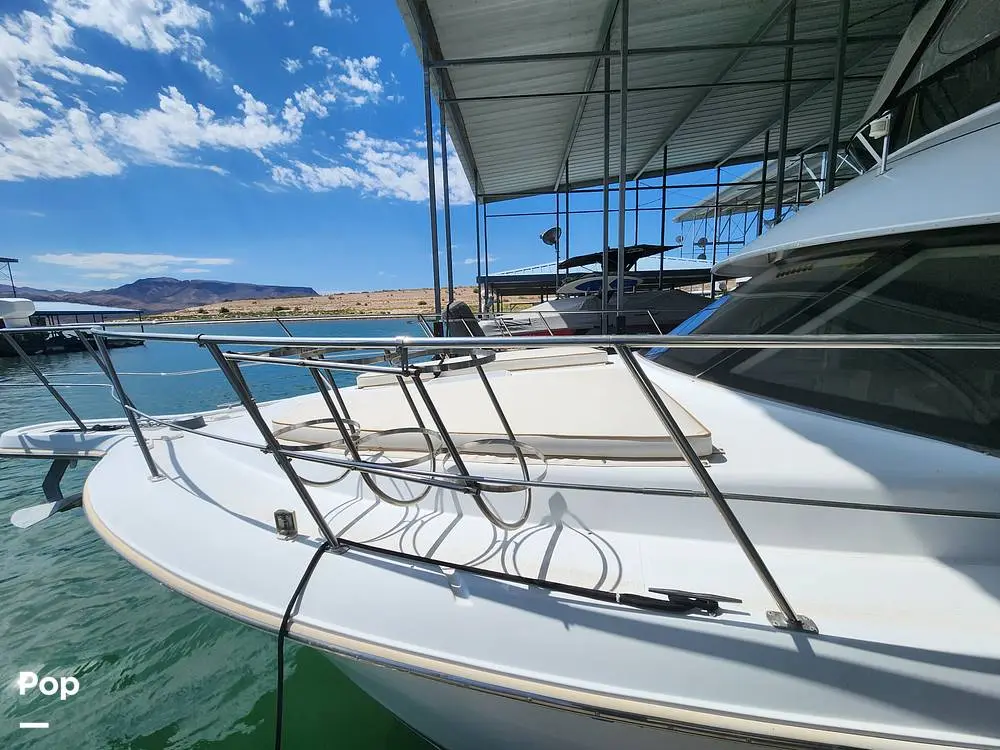 2000 Carver 404 cockpit motor yacht