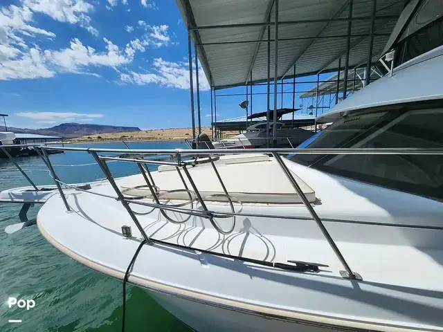 Carver 404 Cockpit Motor Yacht