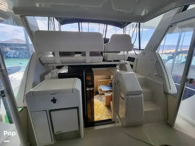 Carver 404 Cockpit Motor Yacht