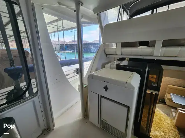 Carver 404 Cockpit Motor Yacht