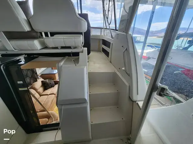 Carver 404 Cockpit Motor Yacht