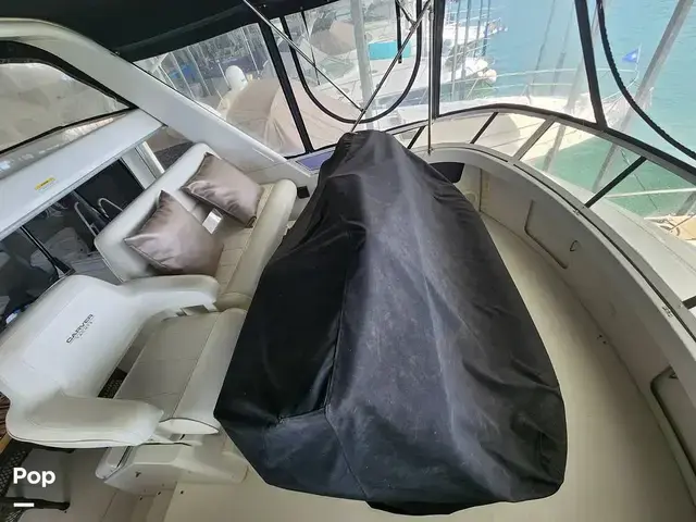 Carver 404 Cockpit Motor Yacht