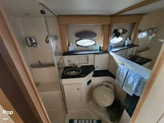 Carver 404 Cockpit Motor Yacht