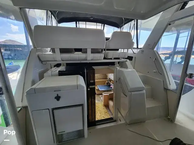 Carver 404 Cockpit Motor Yacht