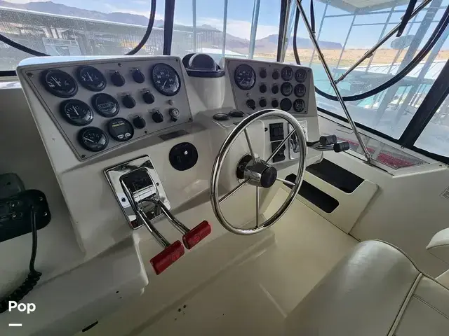 Carver 404 Cockpit Motor Yacht