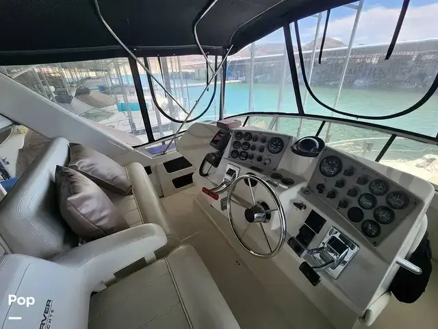 Carver 404 Cockpit Motor Yacht