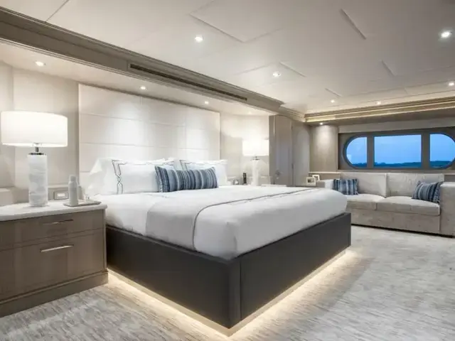 Trinity Yachts 160