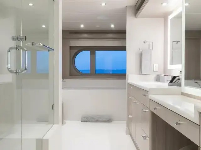 Trinity Yachts 160