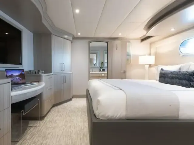 Trinity Yachts 160