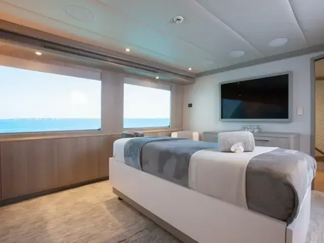 Trinity Yachts 160