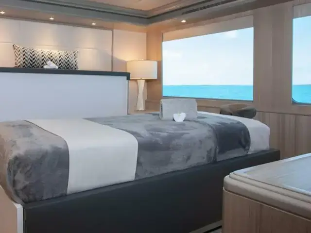 Trinity Yachts 160