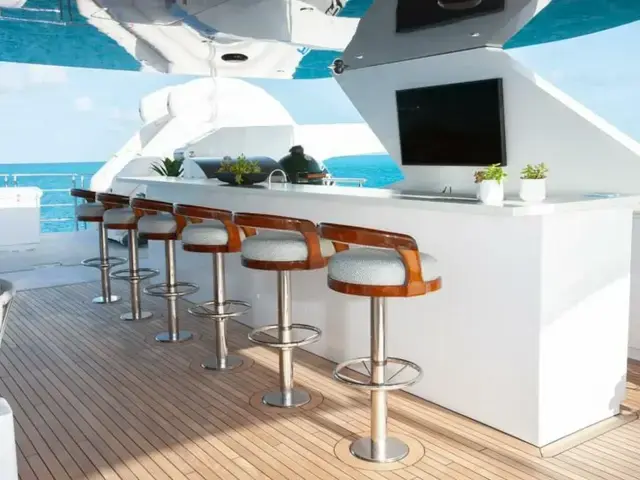 Trinity Yachts 160