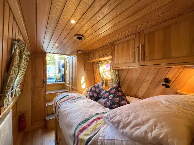 Aqualine Boats 60' Semi Trad Narrowboat