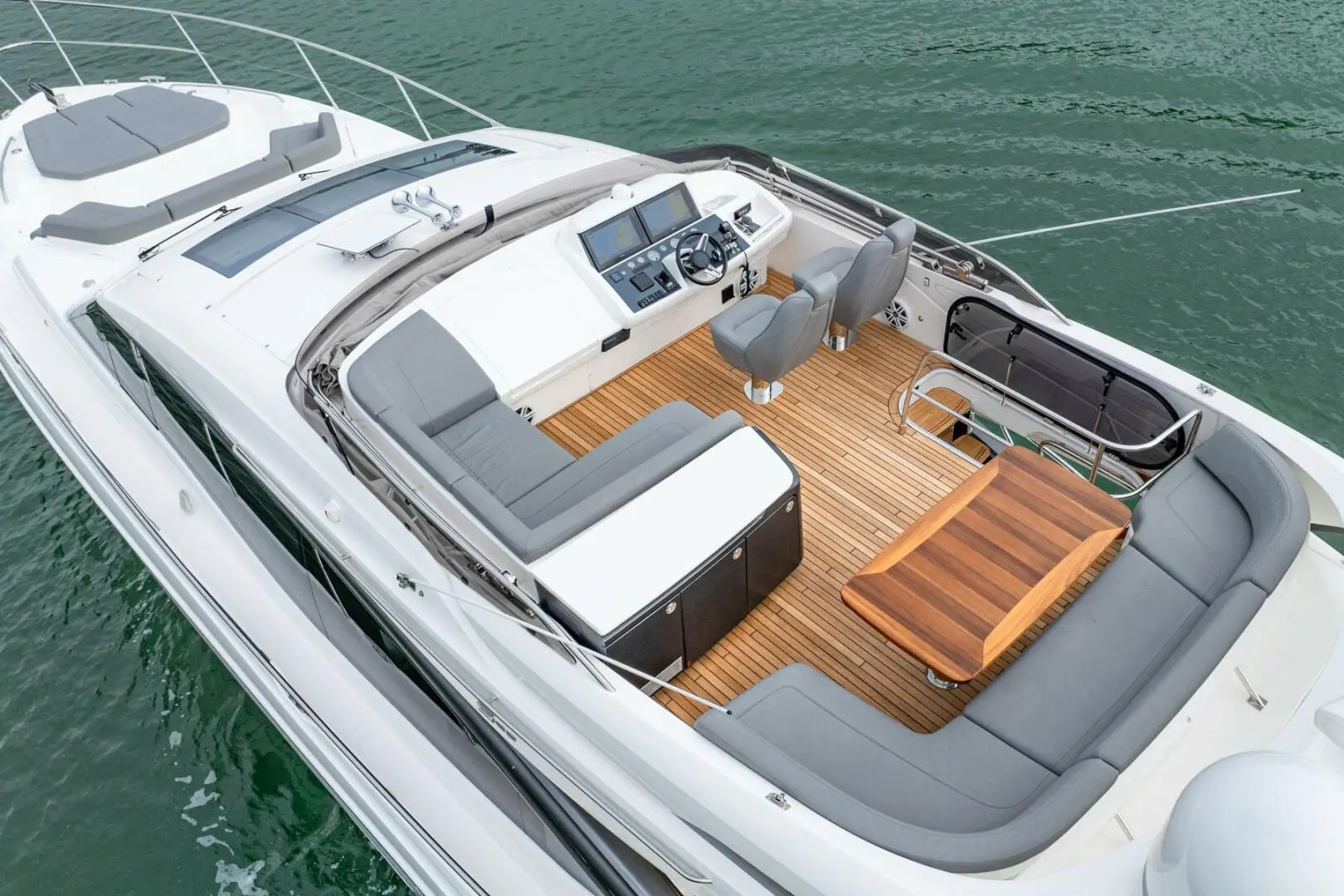 2017 Princess 65