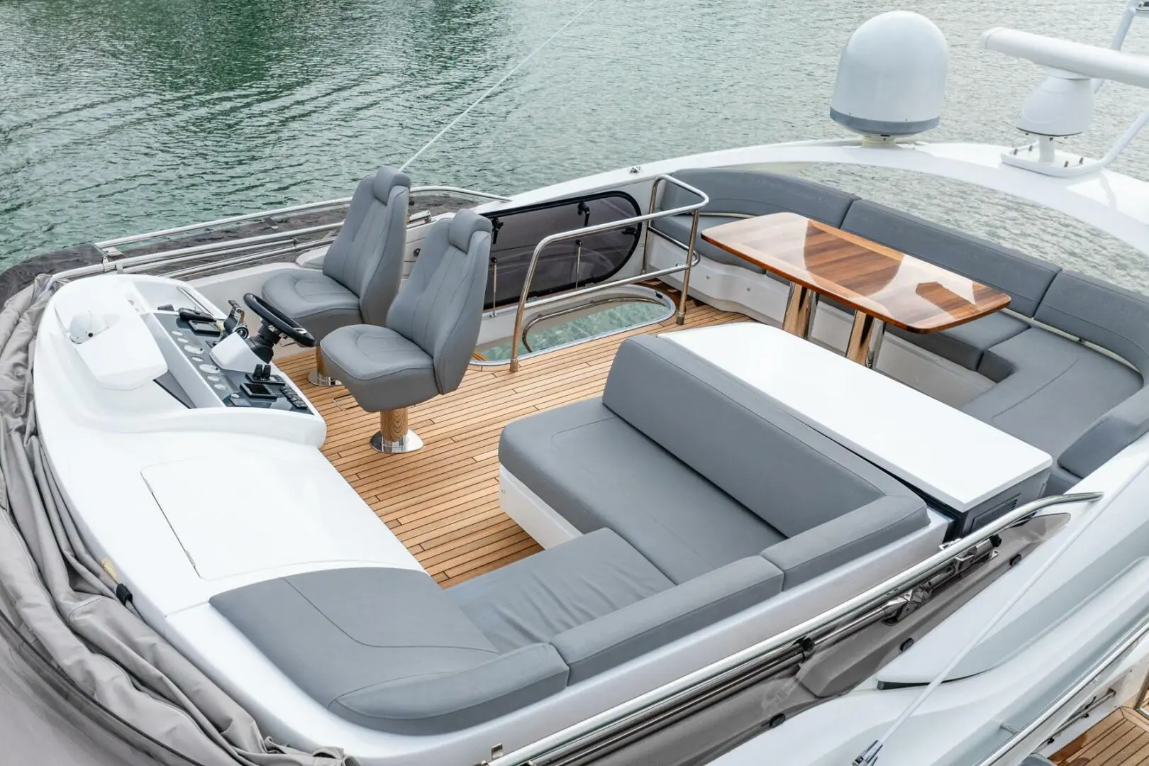 2017 Princess 65