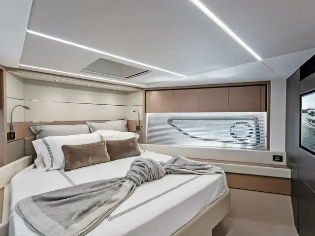 Sunseeker Predator 74