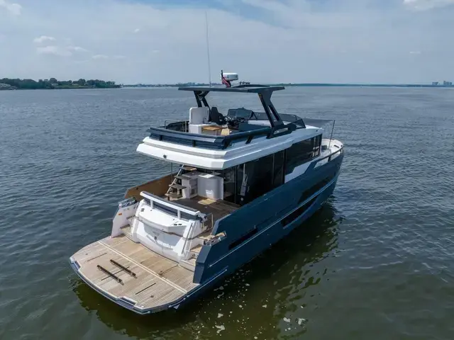 Okean 52