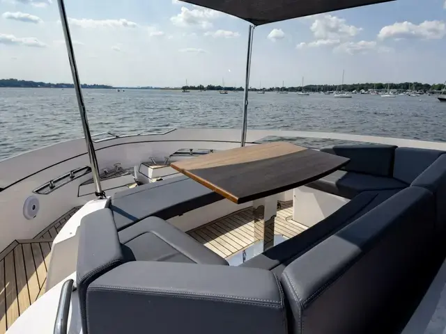 Okean 52