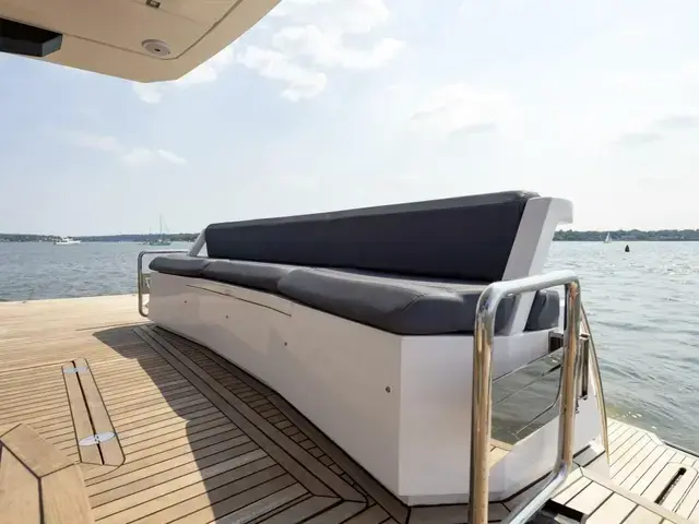 Okean 52