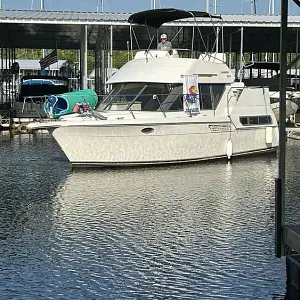 1996 Carver 325 Aft Cabin