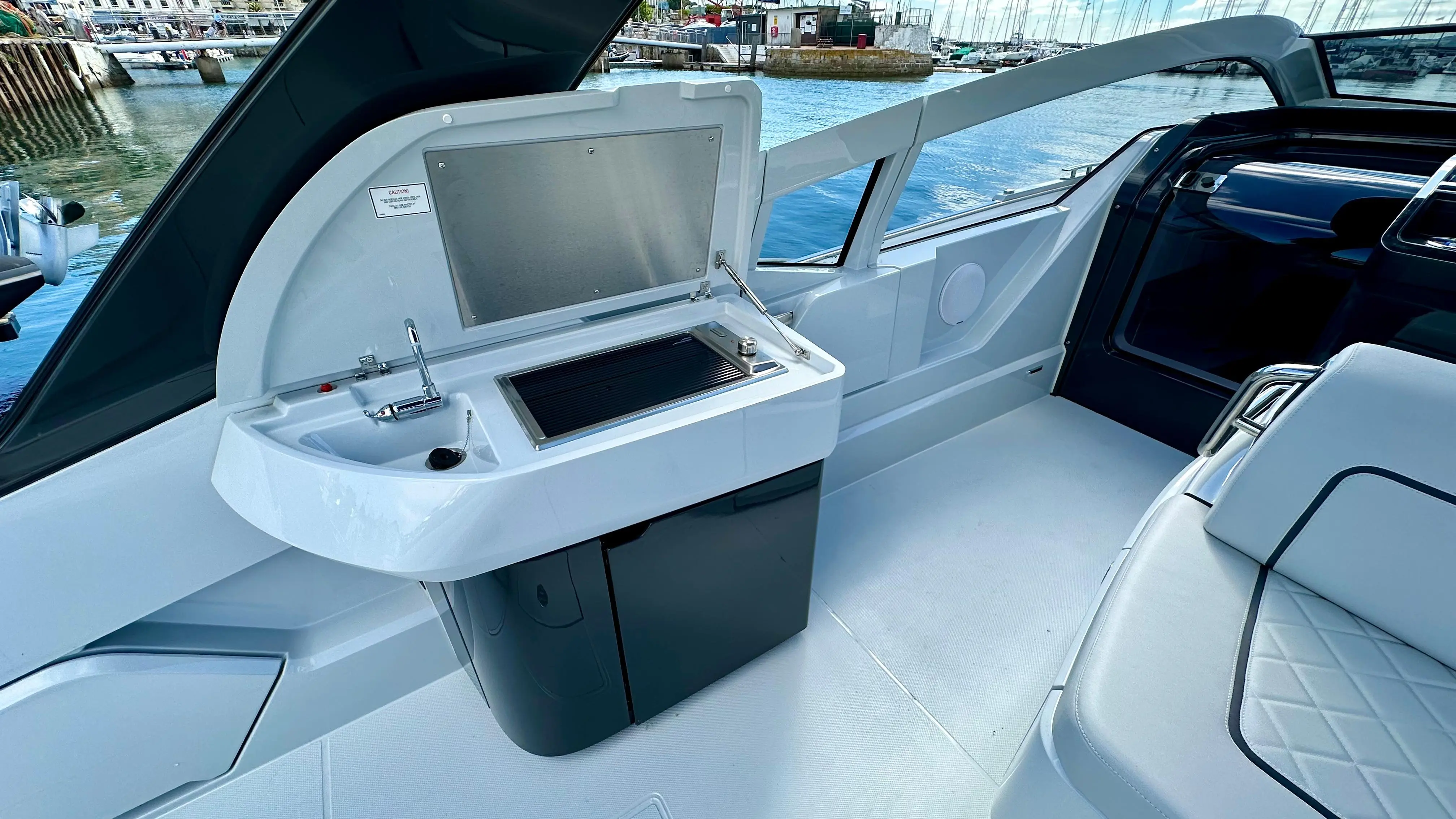 2023 Fairline f line 33