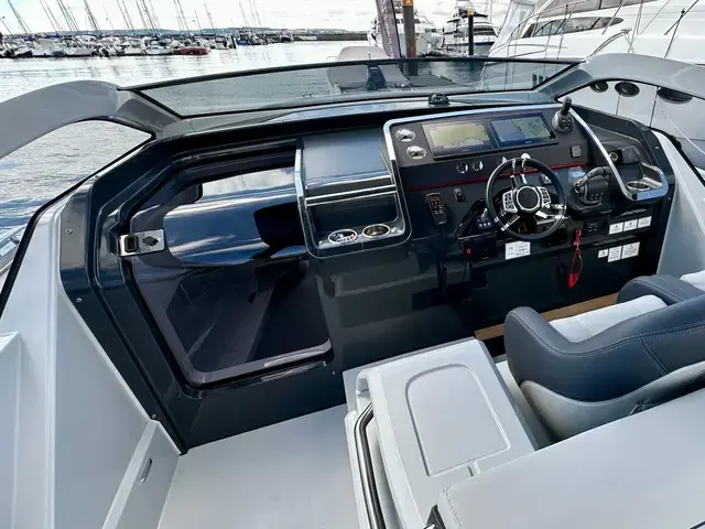 Fairline F Line 33