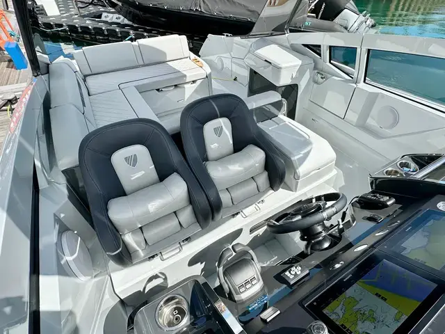 Fairline F Line 33