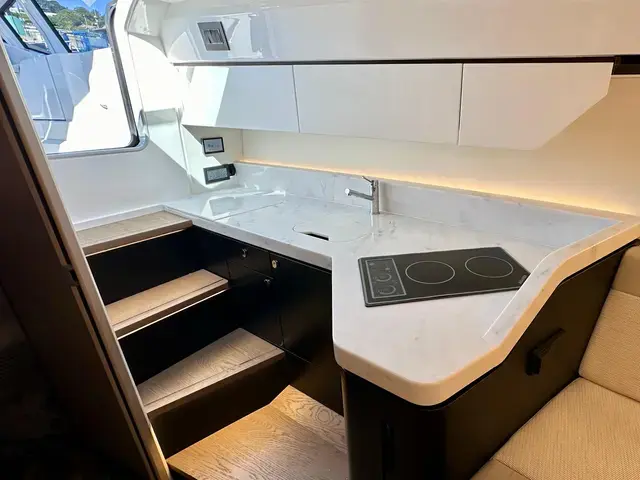 Fairline F Line 33