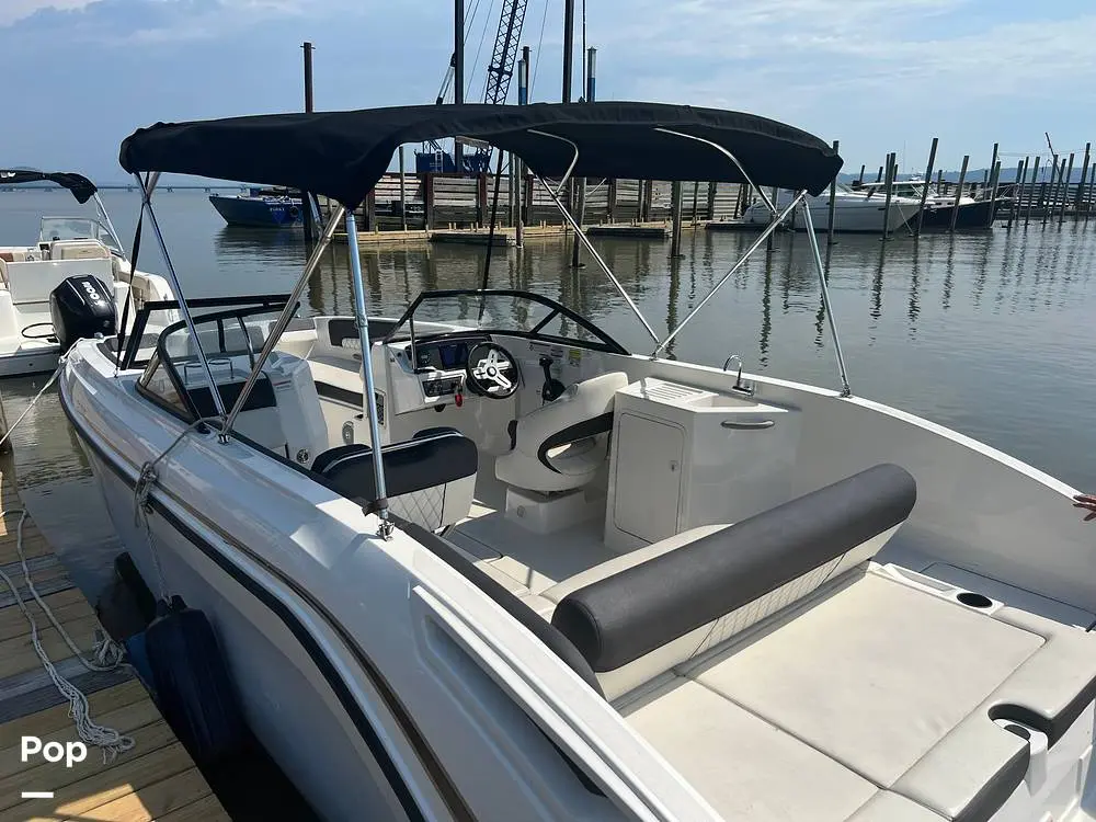 2022 Bayliner dx2200