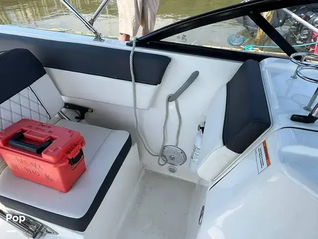 Bayliner Dx2200