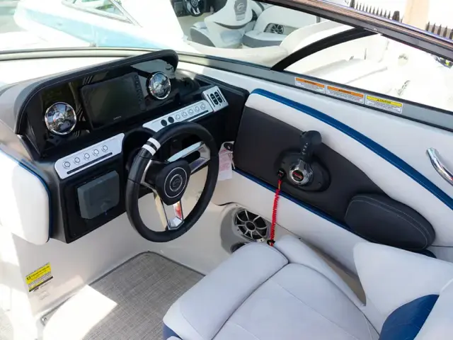 Crownline 25 Cr