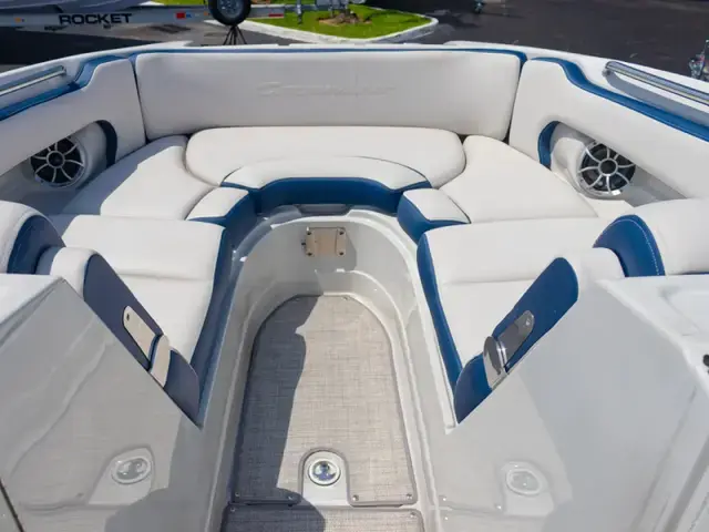 Crownline 25