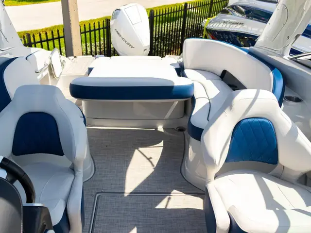 Crownline 25