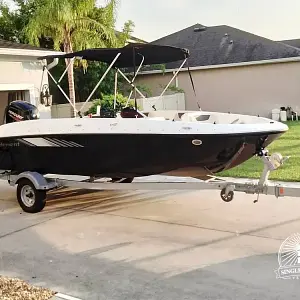 2023 Bayliner E18