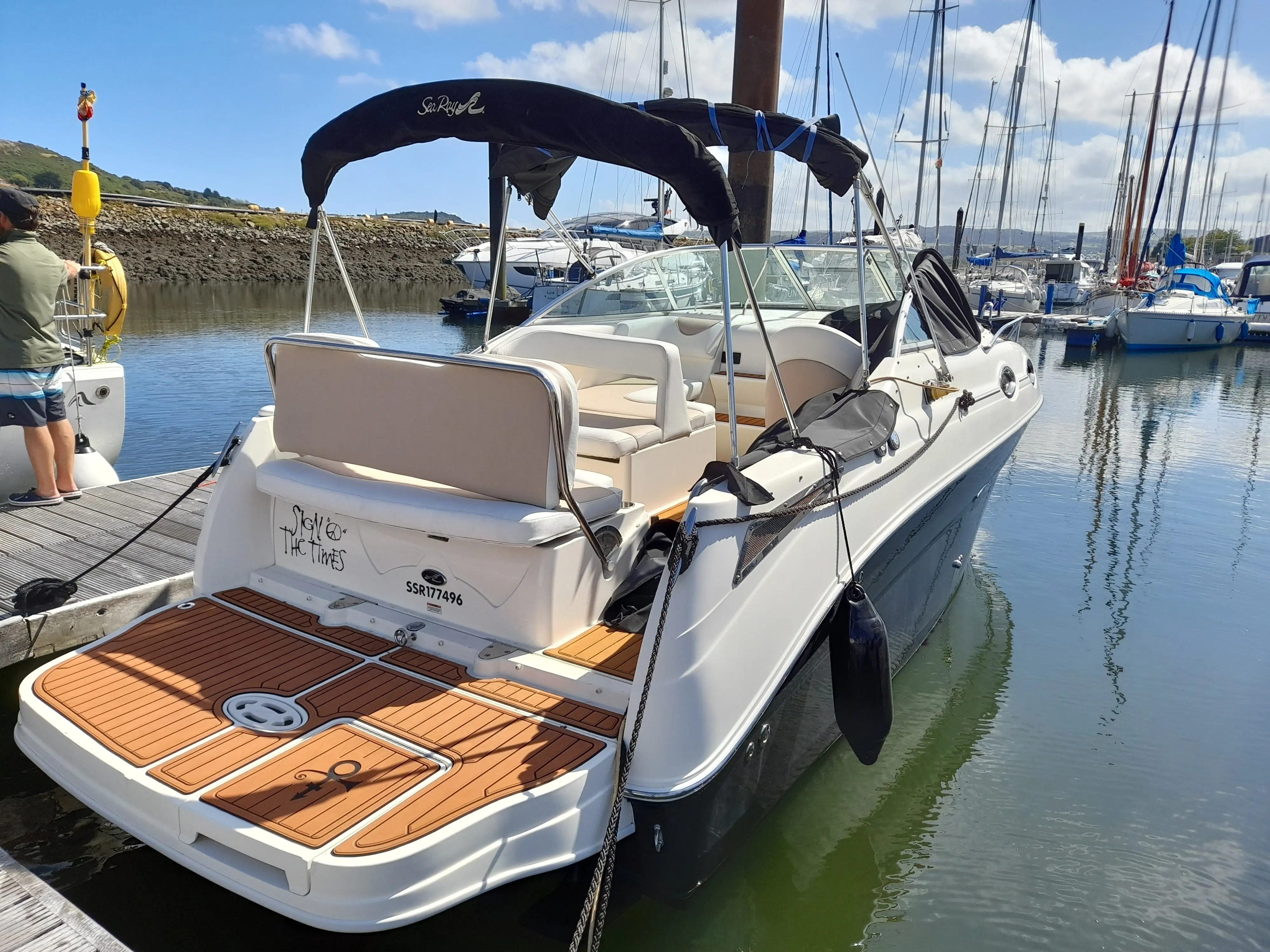 2008 Sea Ray sundancer 255