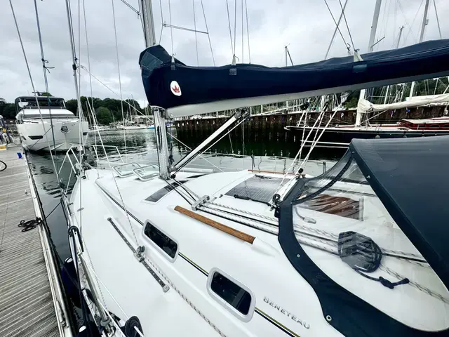 Beneteau Oceanis Clipper 323