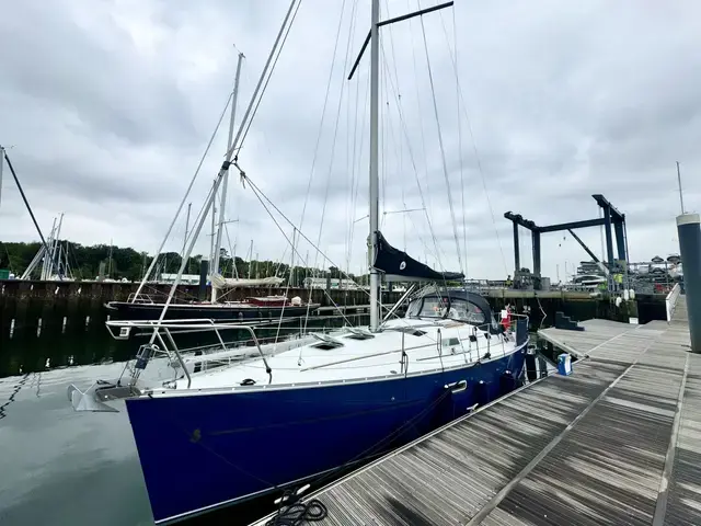 Beneteau Oceanis Clipper 323