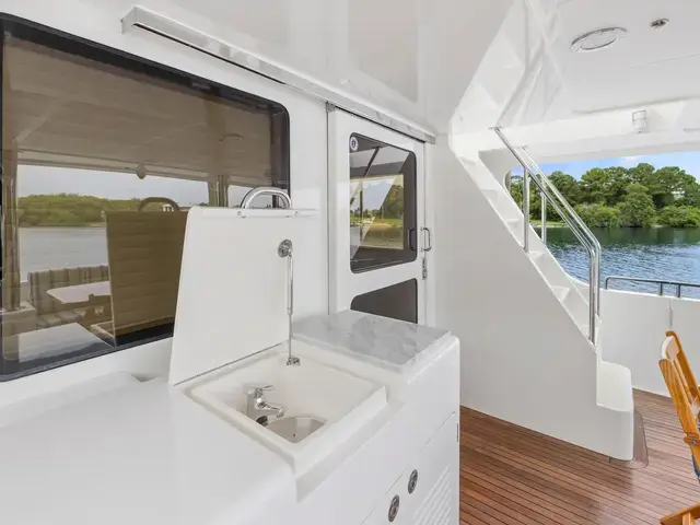 Outer Reef 700 Motoryacht