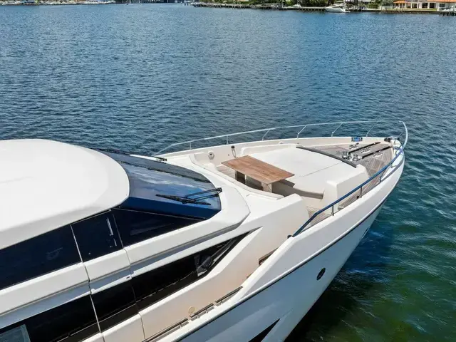 Ferretti Yachts 850