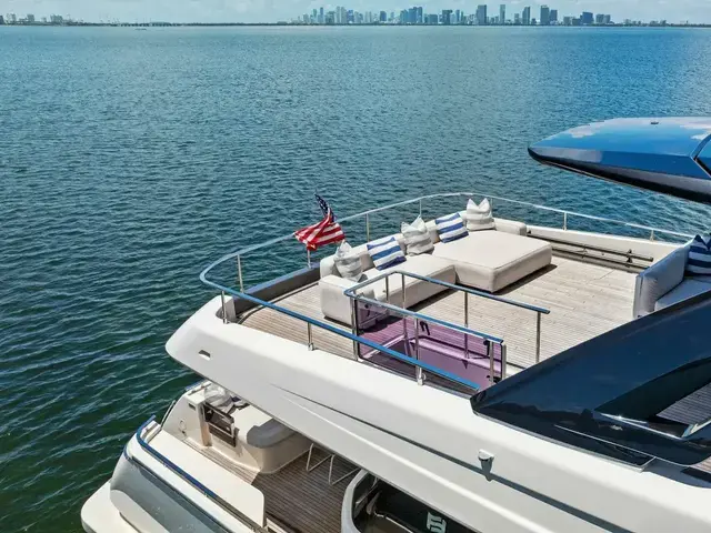 Ferretti Yachts 850