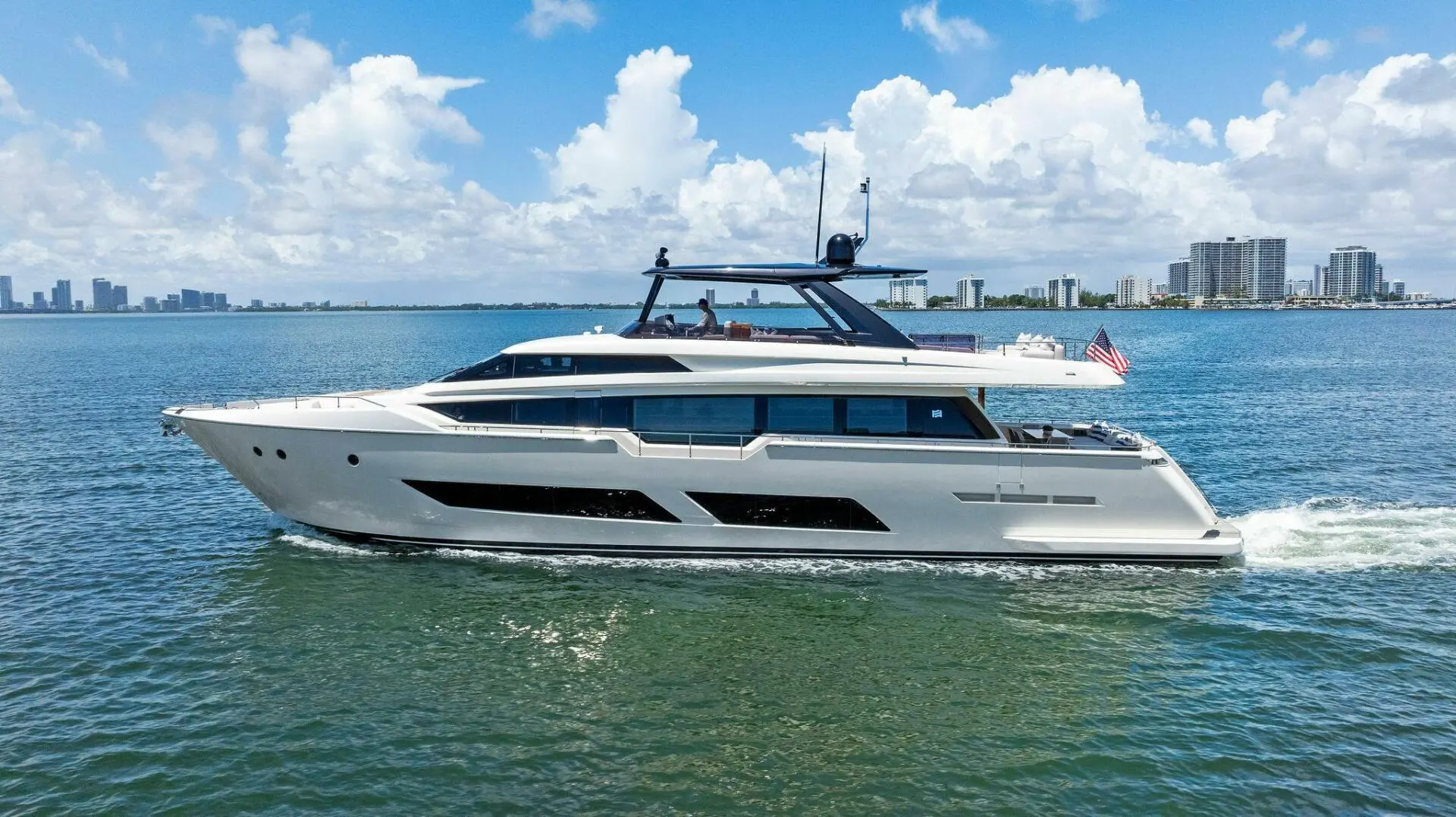 2022 Ferretti 850