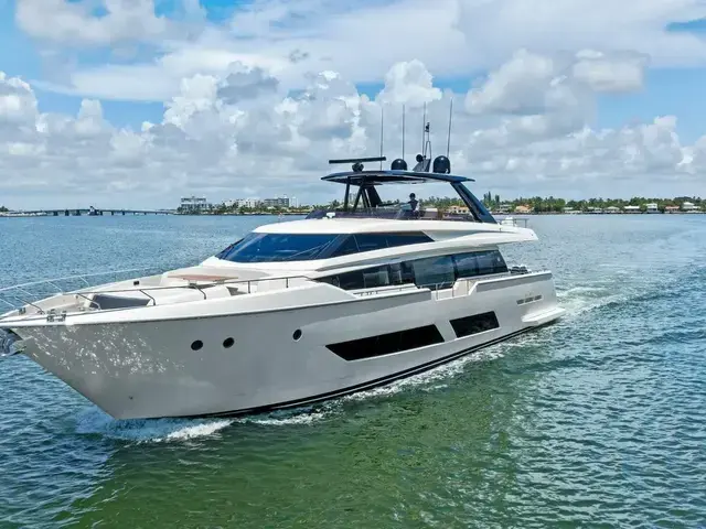 Ferretti Yachts 850