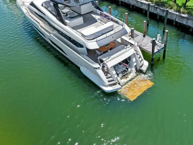 Ferretti Yachts 850