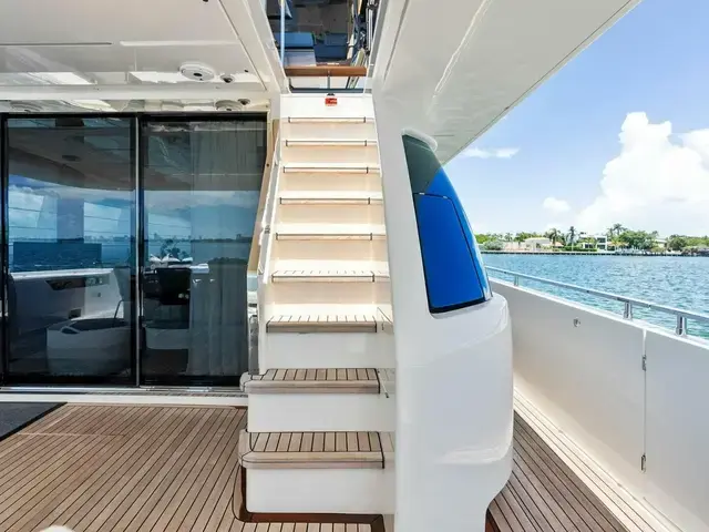 Ferretti Yachts 850