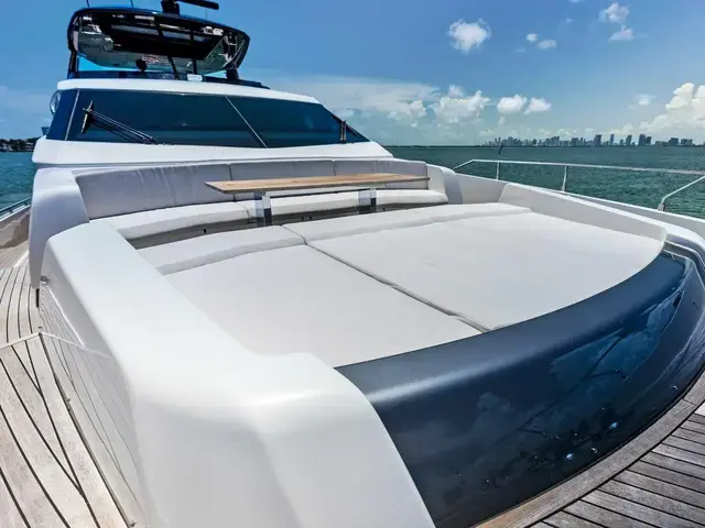 Ferretti Yachts 850