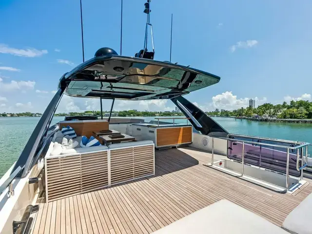 Ferretti Yachts 850