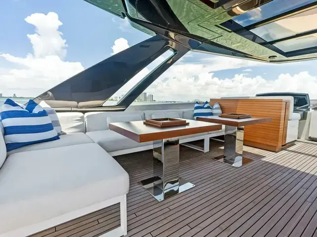 Ferretti Yachts 850