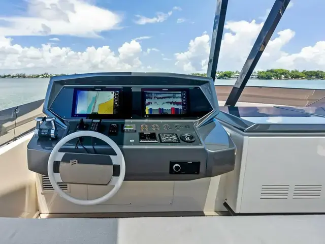 Ferretti Yachts 850