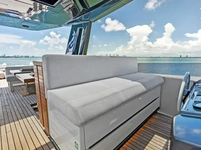 Ferretti Yachts 850